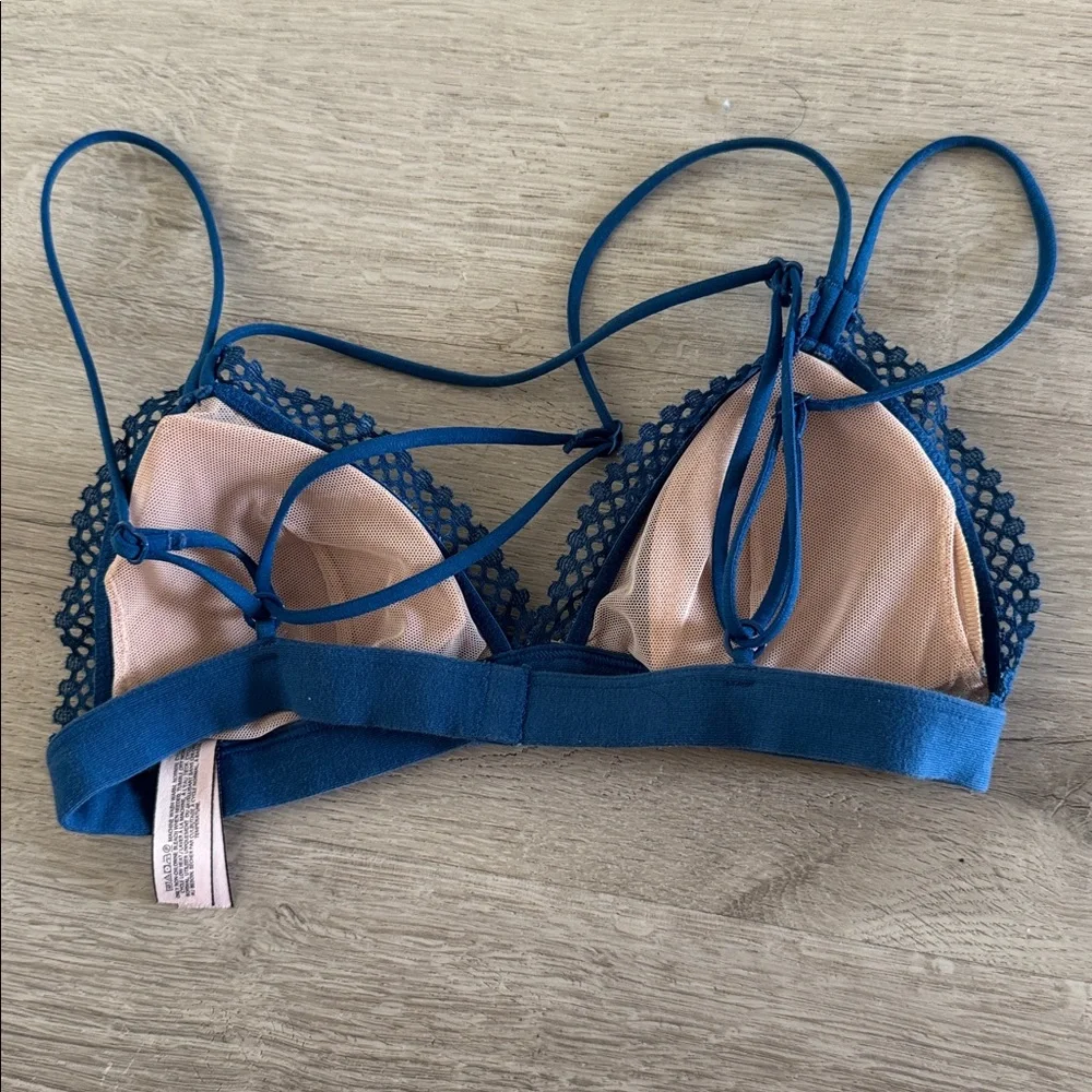 Victorias Secret Bra XS Sexy Strappy Lightly Padded Triangle Lace bralette